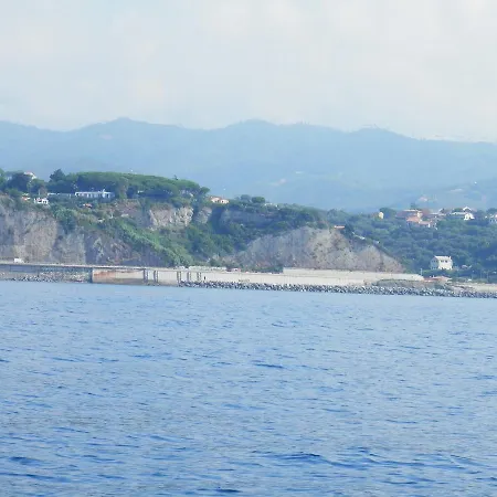 Alojamento de Acomodação e Pequeno-almoço Au Cavettu Varazze